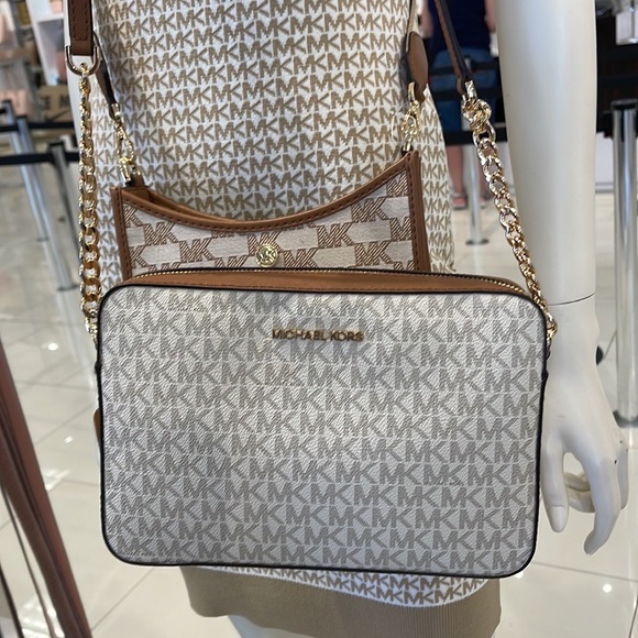 Michael Kors Jet Set Item Large East West Zip Crossbody Vanilla - Picture 16 of 16